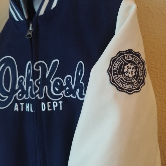 OshKosh B'gosh zip up w/hood. boys 5. - Picture 7 of 8